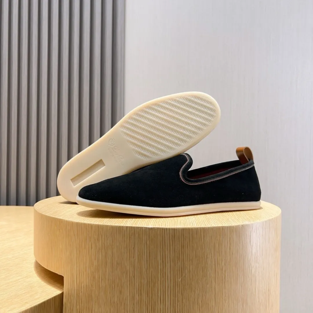 Men's shoes 400💰[loro piana] 2025 new moccasins, popular casual sneakers for street men. The shoes are made of first-layer suede leather uppers with rubber soles, a classic. The complex craftsmanship and meticulous structure make the shoes light and soft, allowing you to walk comfortably and freely. Perfect for summer wear. Yardage: 38-45.